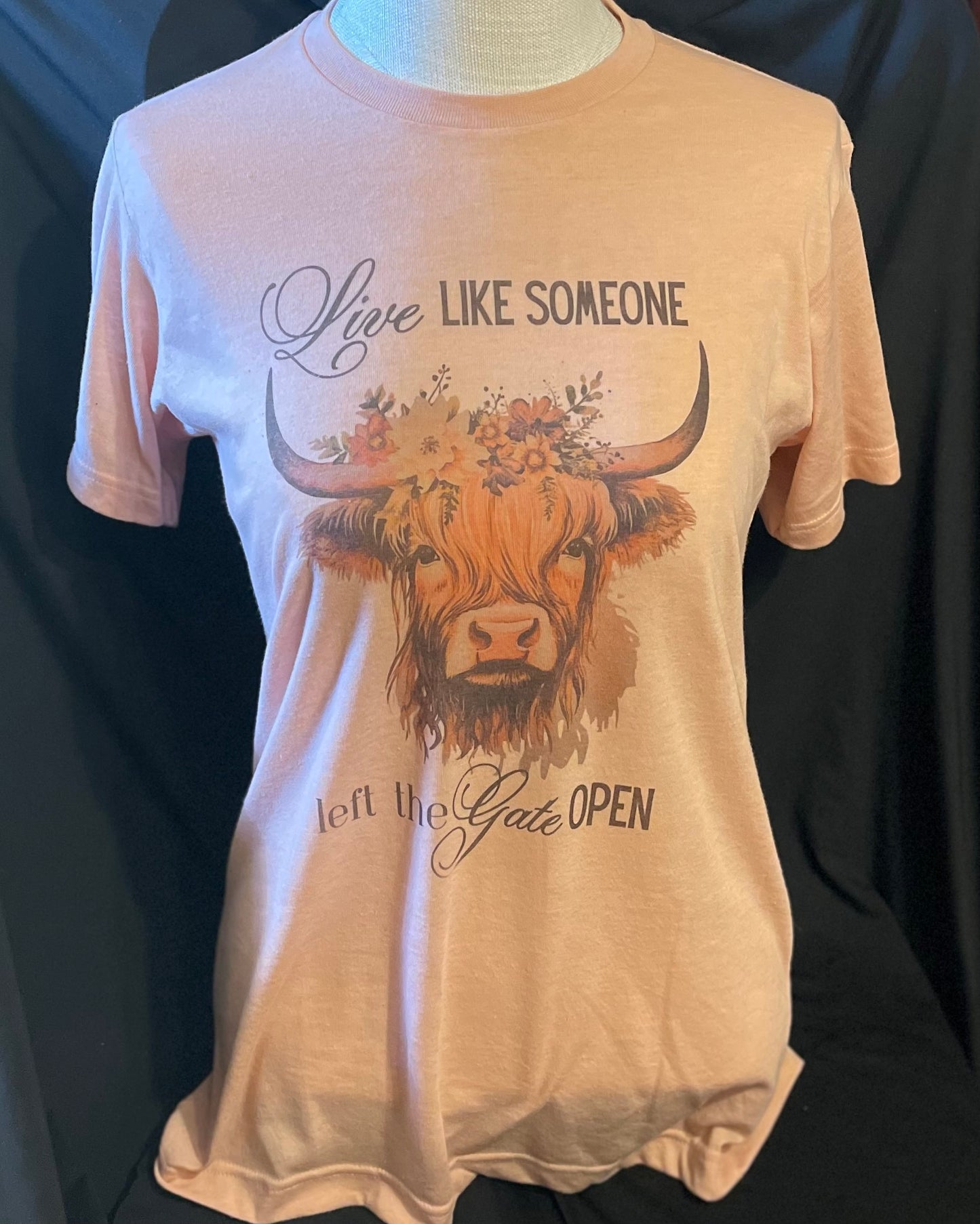 Pink highland cow: live like someone left the gate open T-shirt