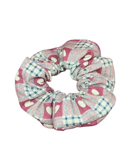 Mini plaid heart checker scrunchie