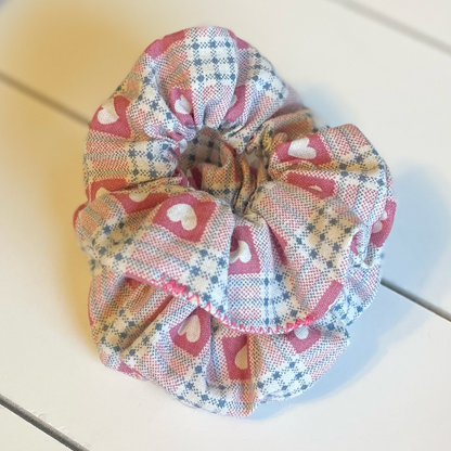 Mini plaid heart checker scrunchie