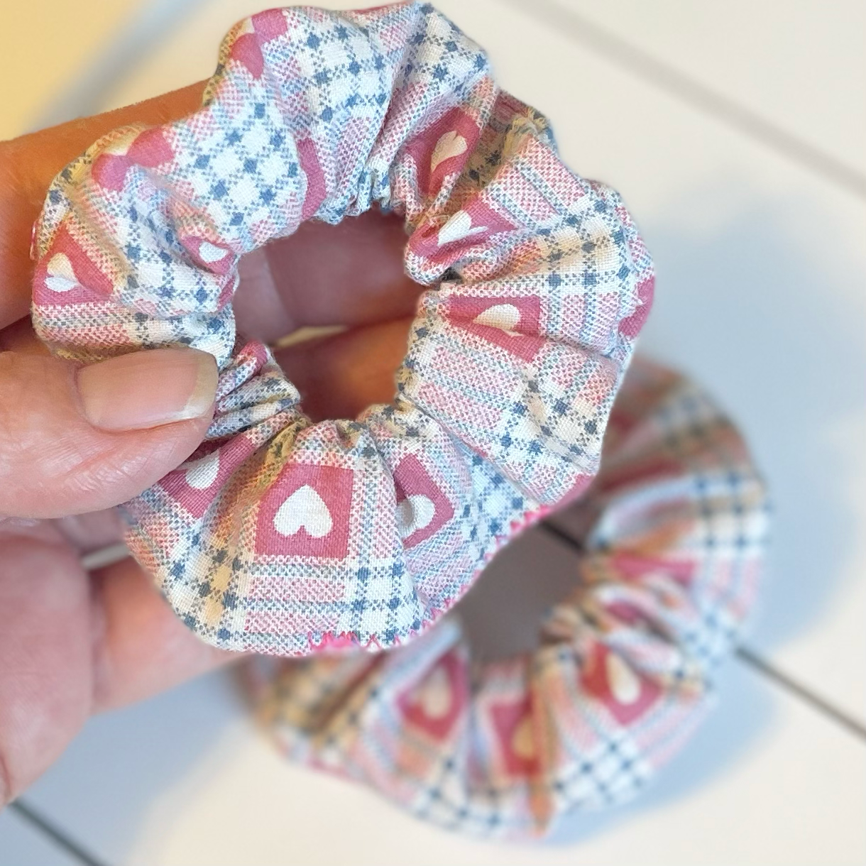 Mini plaid heart checker scrunchie