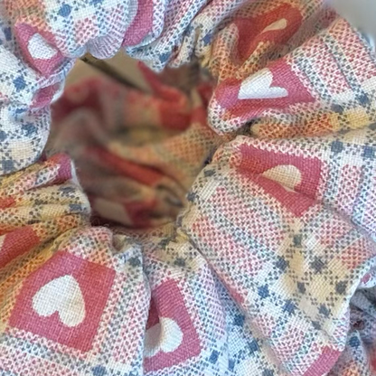 Mini plaid heart checker scrunchie