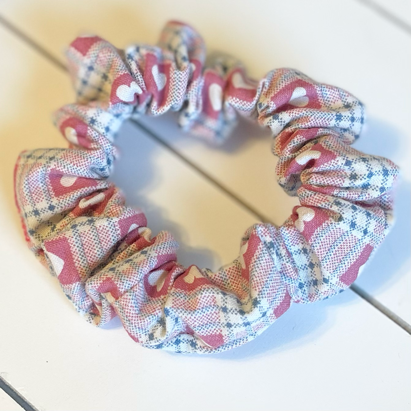 Skinny plaid heart scrunchie
