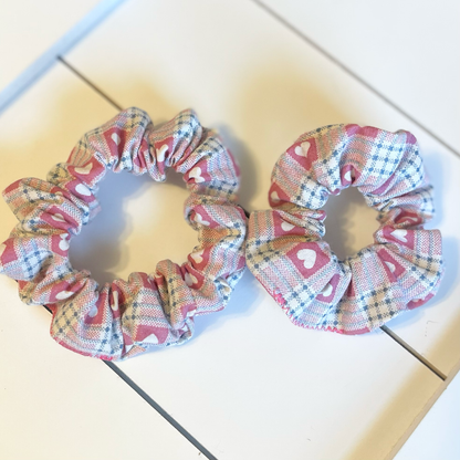 Skinny plaid heart scrunchie