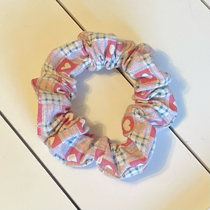 Skinny plaid heart scrunchie