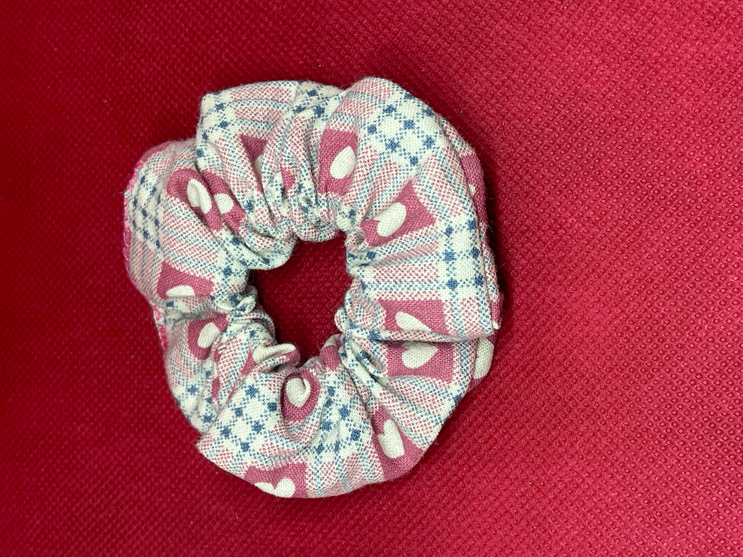 Mini plaid heart checker scrunchie