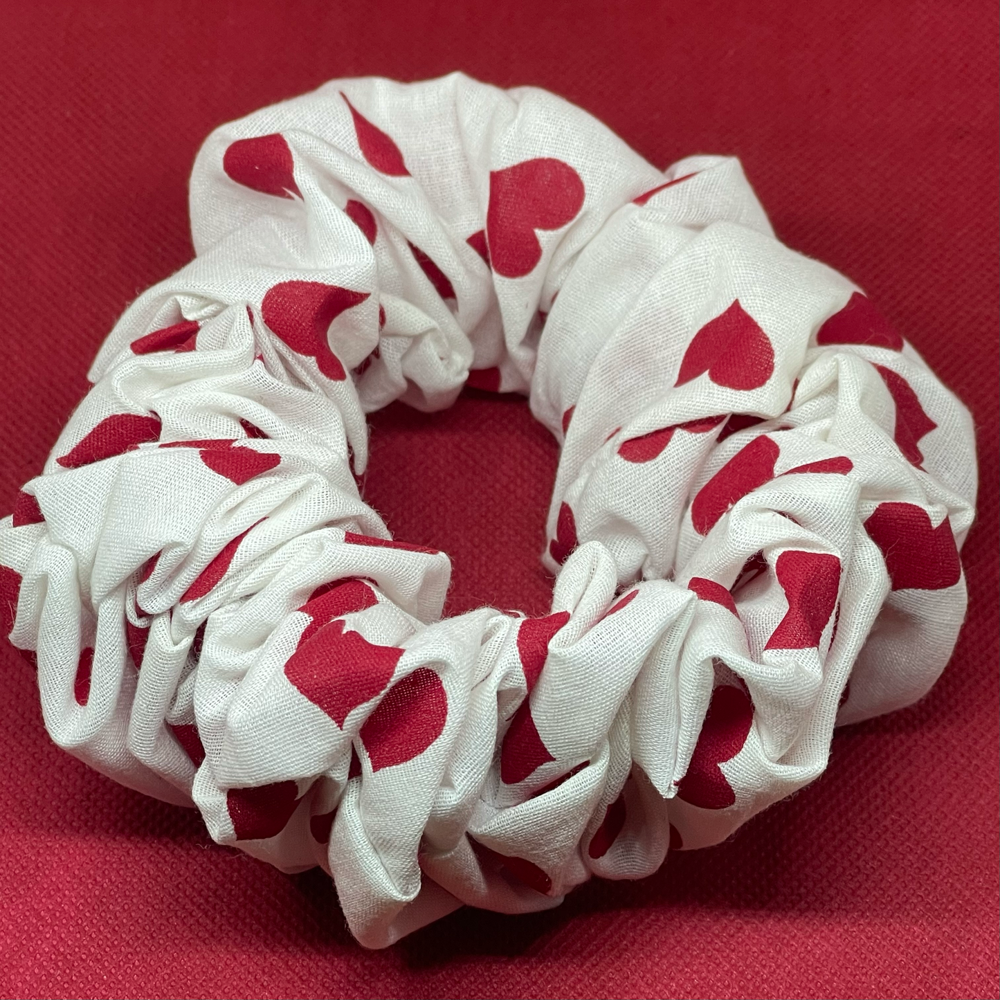 XXL White Heart Scrunchie