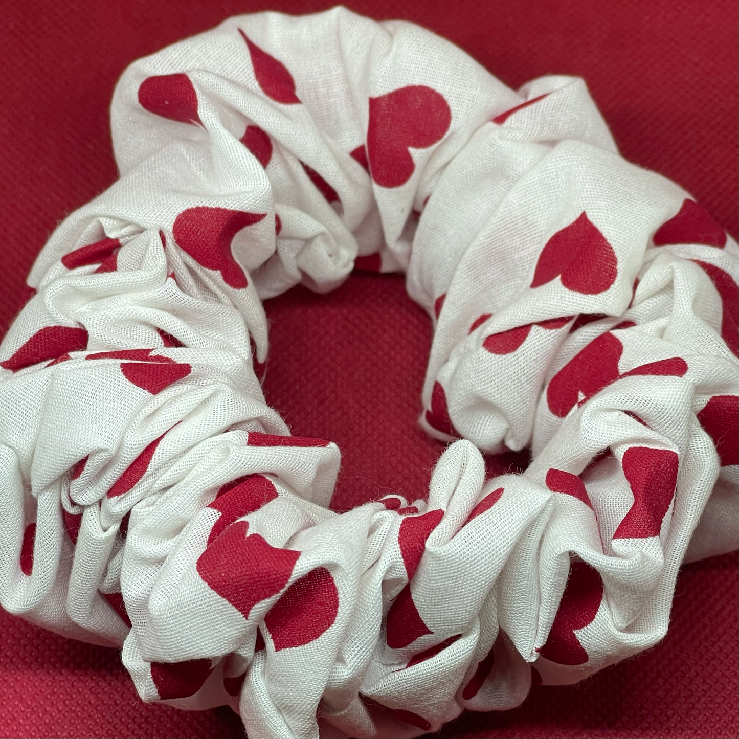 XXL White Heart Scrunchie
