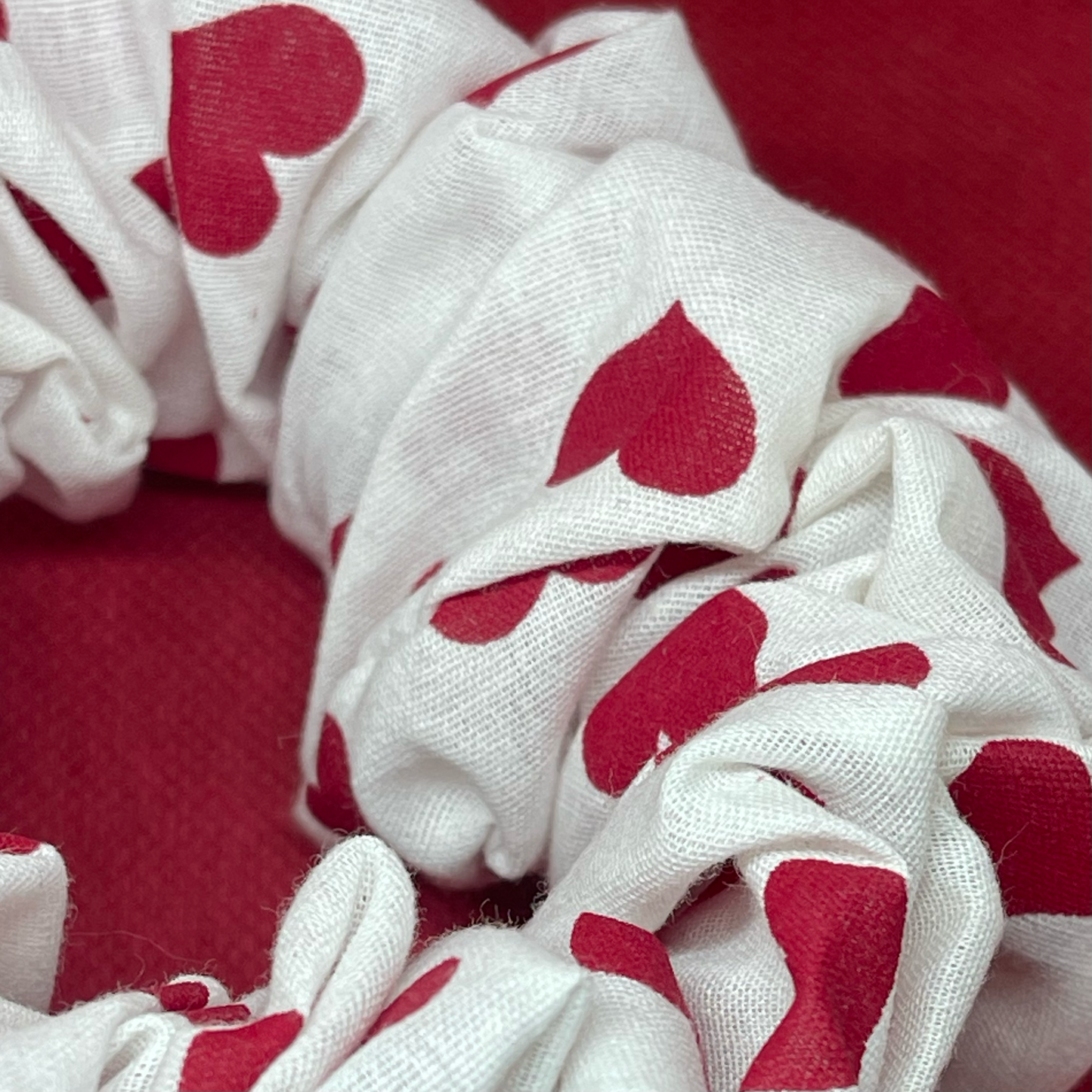 XXL White Heart Scrunchie