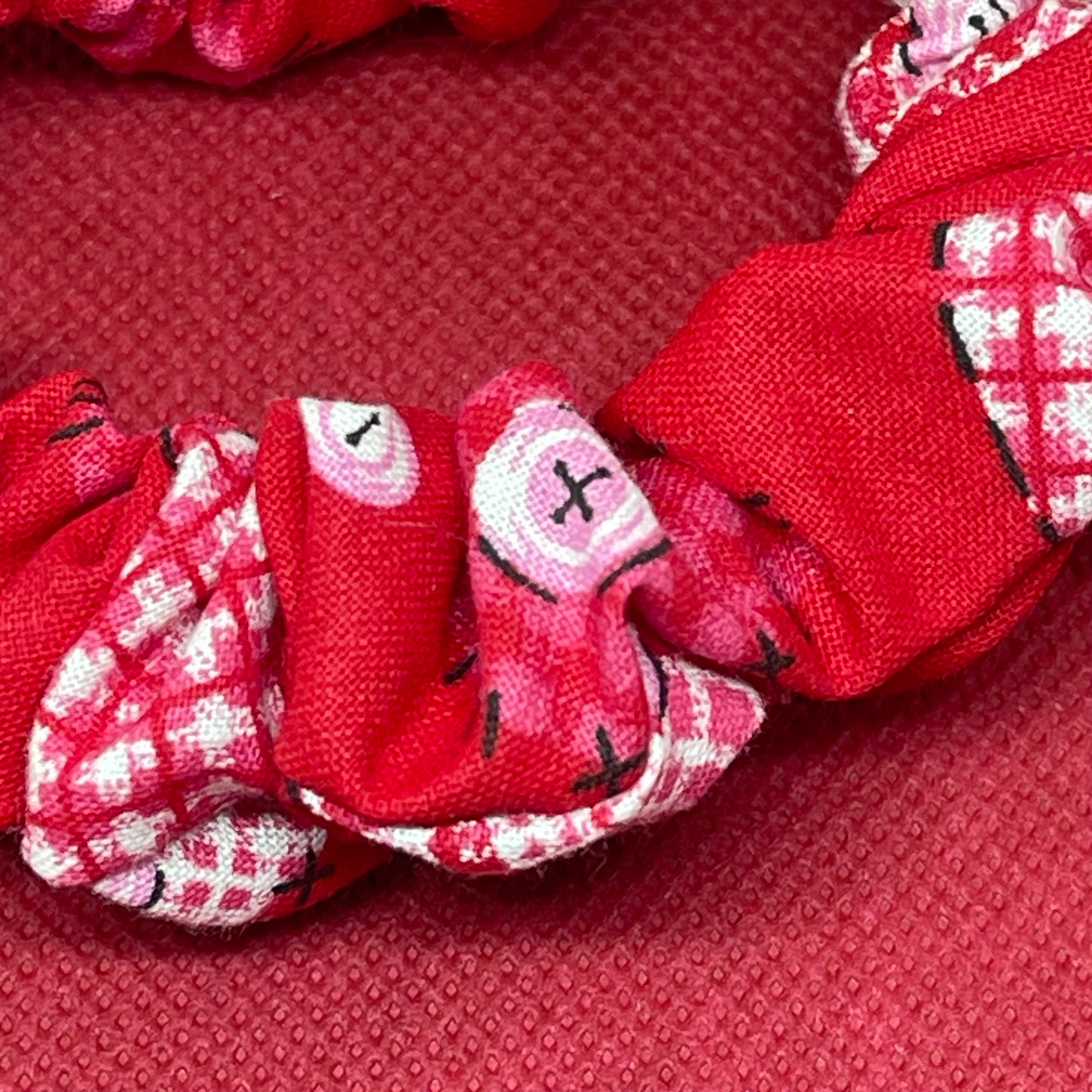 Skinny Red Hearts Scrunchie