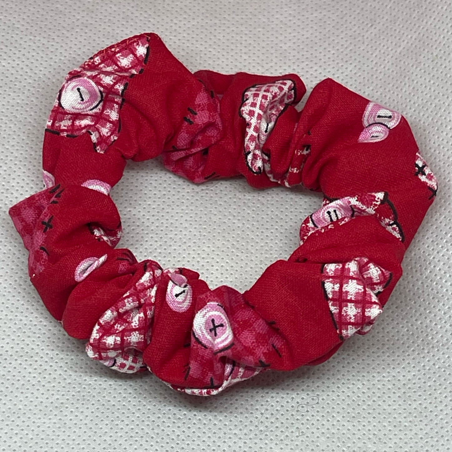 Skinny Red Hearts Scrunchie