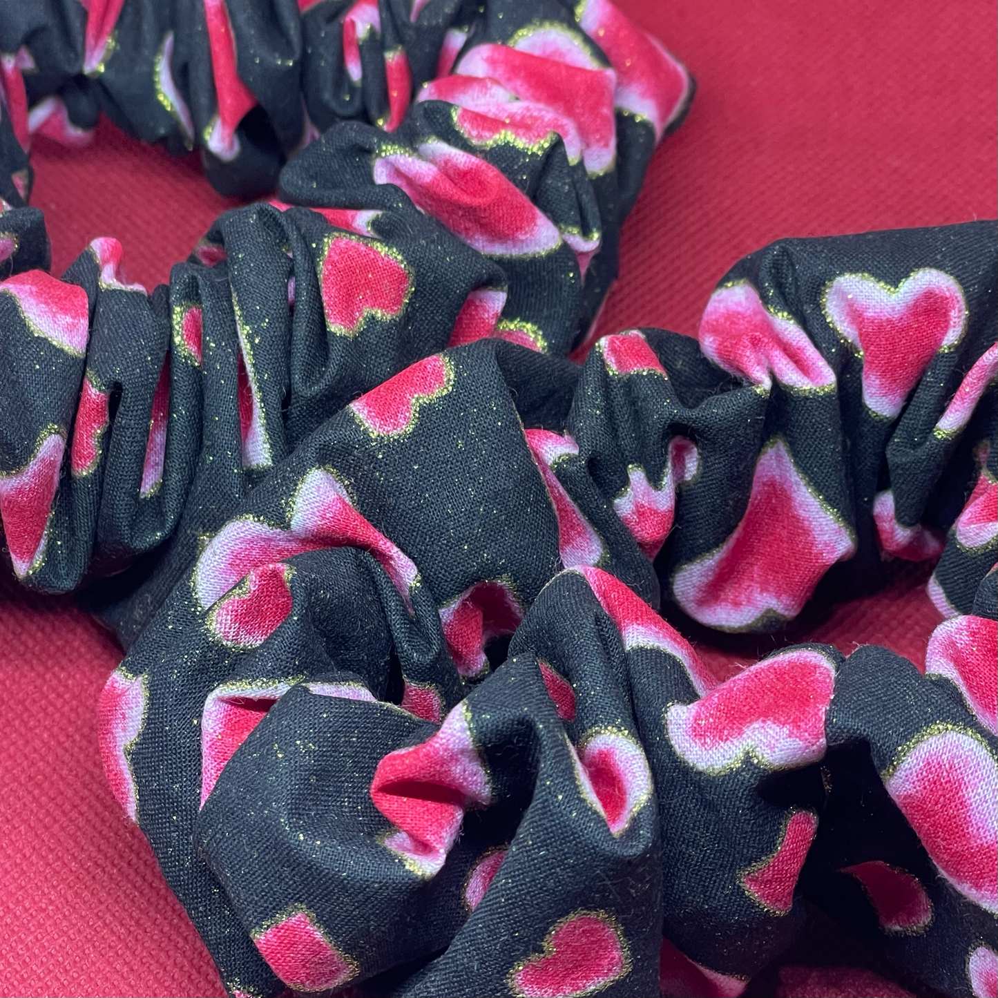 XXL Black heart scrunchie
