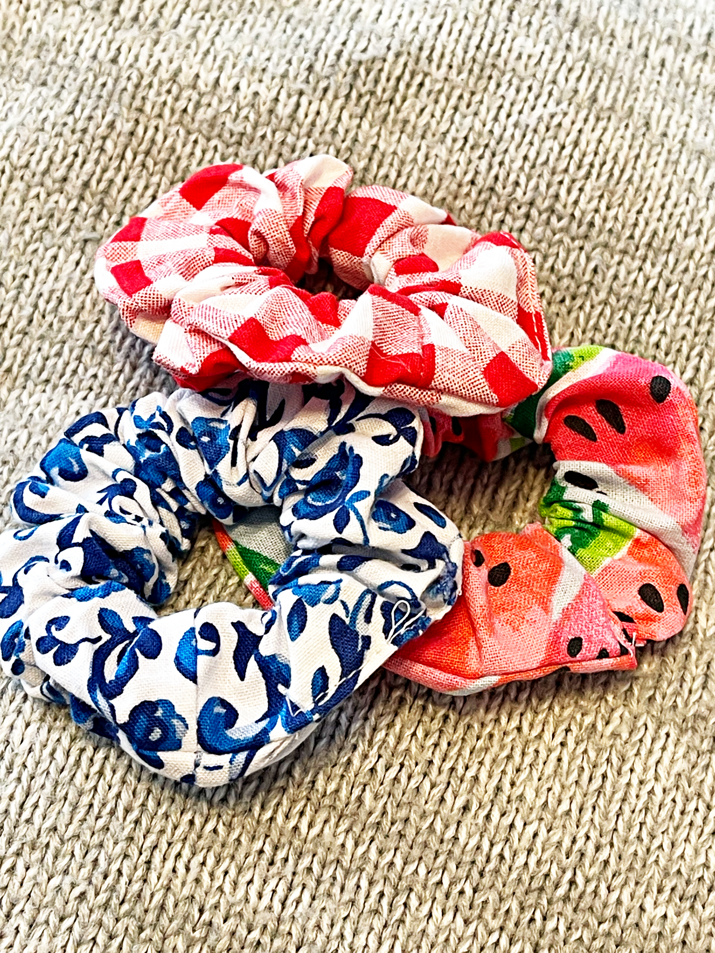 Bella Rosa Mini Scrunchie