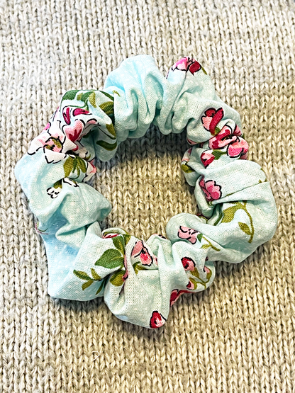 Brooke Flora Standard Scrunchie