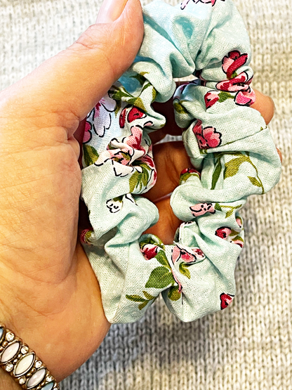 Brooke Flora Standard Scrunchie