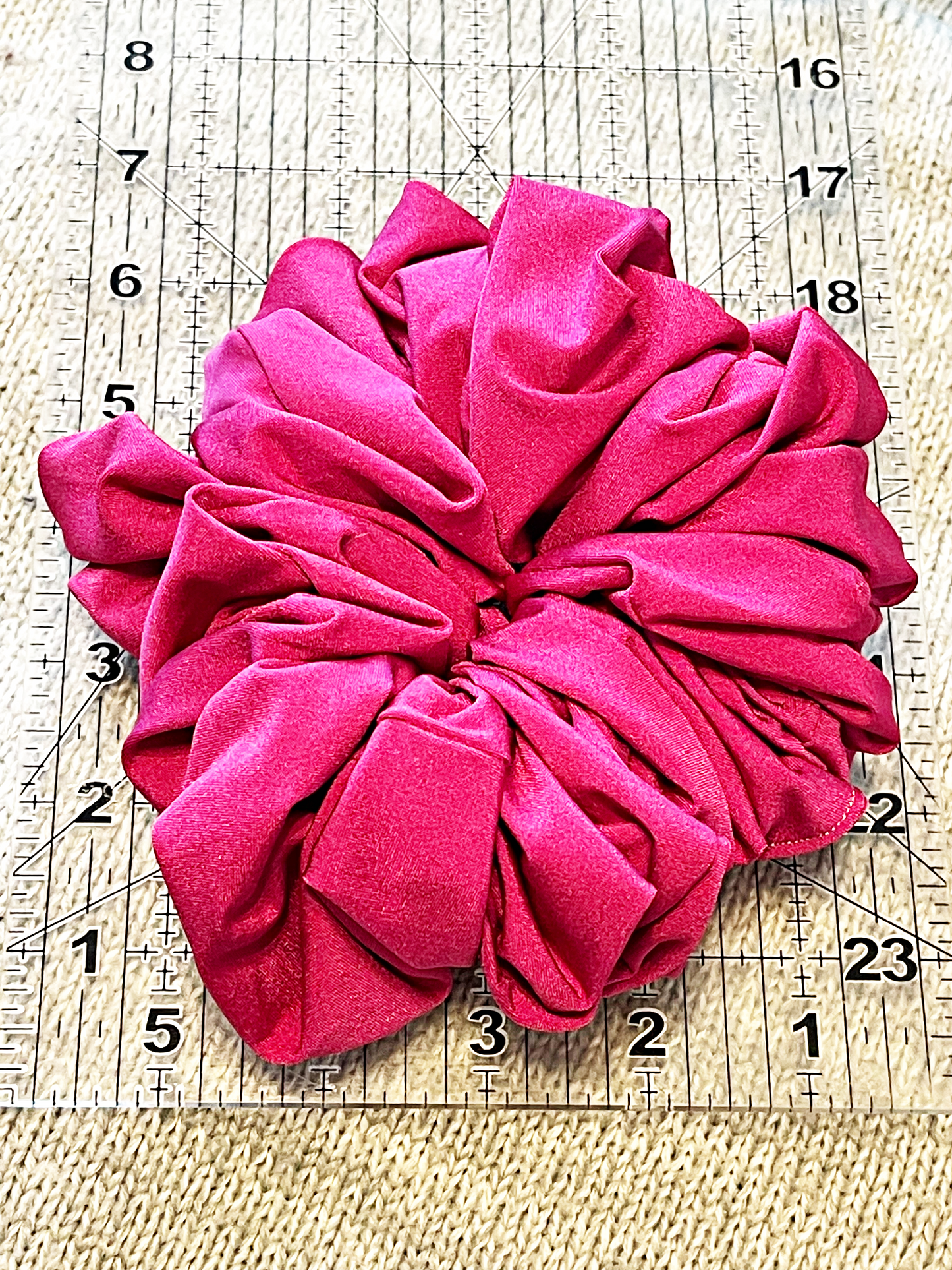 Barbara XXL Scrunchie