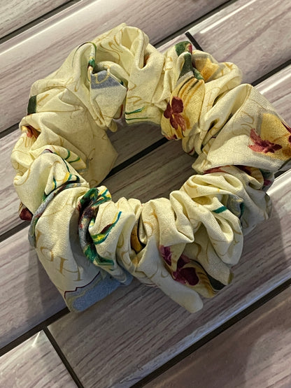 Faith XXL scrunchie