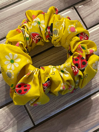 Mary XXL Scrunchie